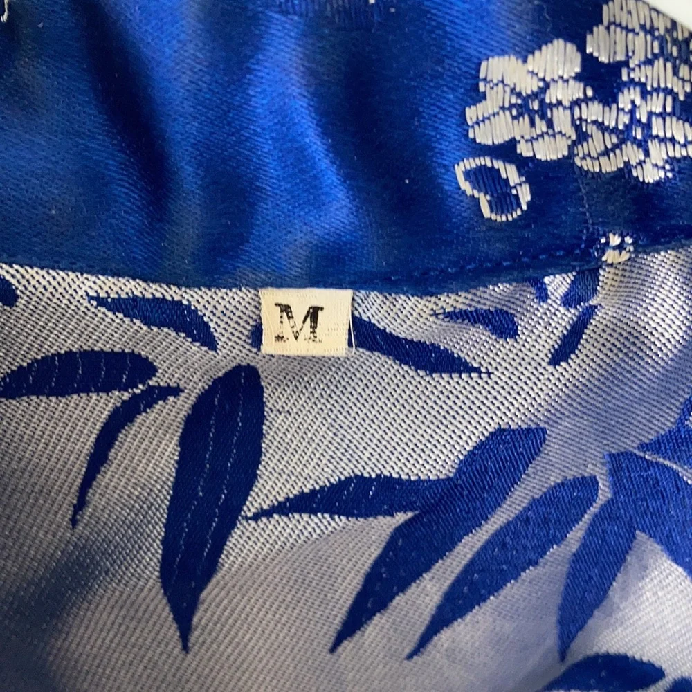 Asian Style Kimono Royal Blue White Flowers SILK Polyester Short Sleeve Sz M Top - Picture 5 of 9